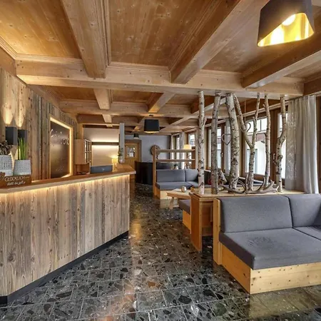 In Zillertal Near Spieljochbahn Фюген