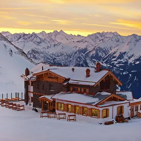 In Zillertal Near Spieljochbahn * Фюген
